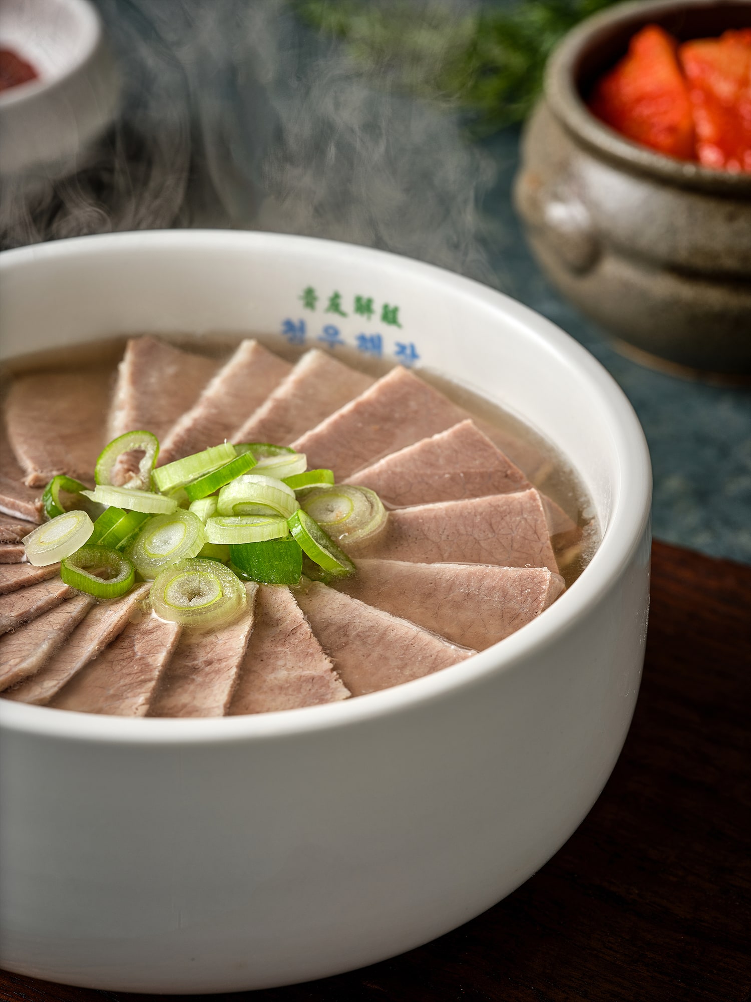 澄んだ牛肉スープ